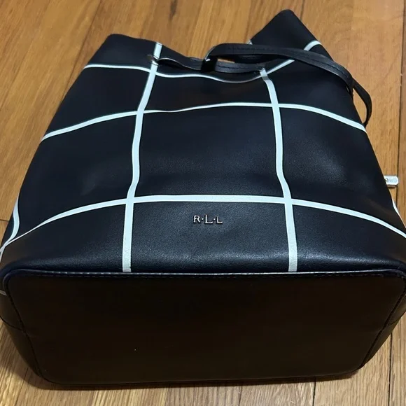 Lauren Ralph Lauren Stylish Black and White Bucket Bag w/ inside bag - Picture 6 of 10
